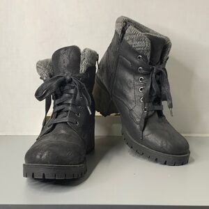 B52 by Billboxer Ankle Boot Side Zip Knit Top Size 10